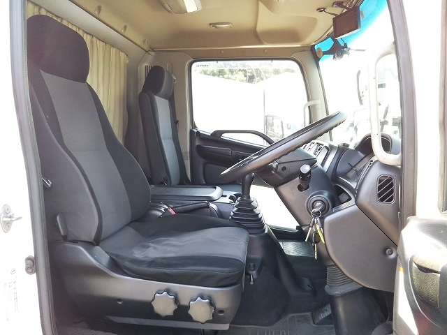 日野レンジャーアルミバン中型（4t）[写真31]