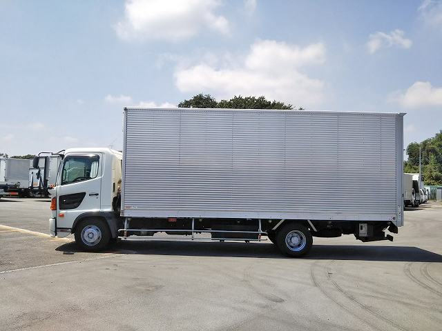 日野レンジャーアルミバン中型（4t）[写真05]