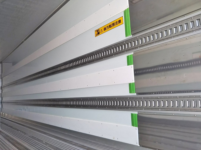 三菱ふそうスーパーグレート冷凍車（冷蔵車）大型（10t）[写真13]