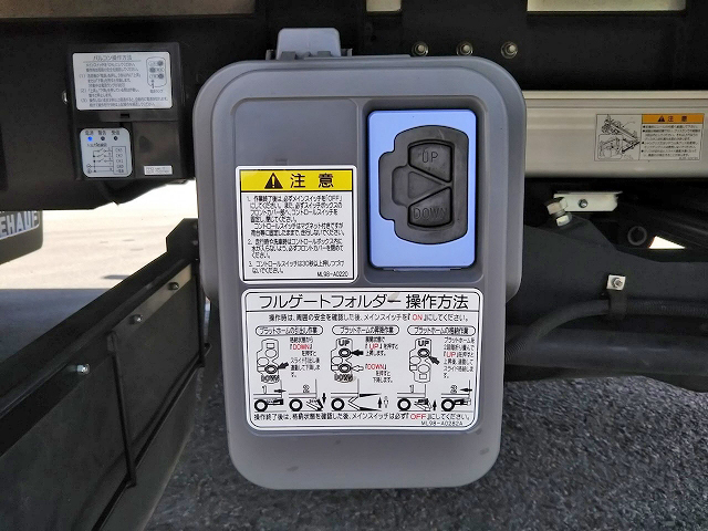 三菱ふそうスーパーグレート冷凍車（冷蔵車）大型（10t）[写真17]