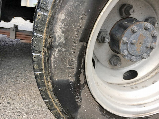 いすゞエルフ平ボディ小型（2t・3t）[写真12]