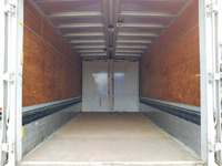 三菱ふそうキャンターアルミウイング小型（2t・3t）[写真13]