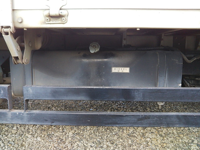 三菱ふそうキャンターアルミウイング小型（2t・3t）[写真19]