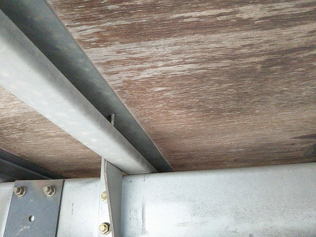 三菱ふそうキャンターアルミウイング小型（2t・3t）[写真21]