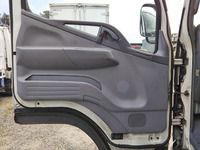 三菱ふそうキャンターアルミウイング小型（2t・3t）[写真30]