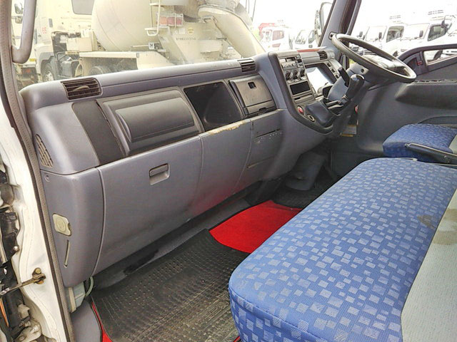 三菱ふそうキャンターアルミウイング小型（2t・3t）[写真35]