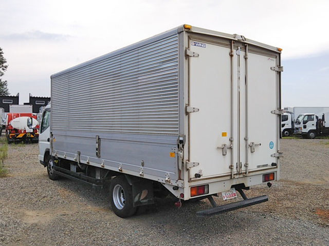 三菱ふそうキャンターアルミウイング小型（2t・3t）[写真04]