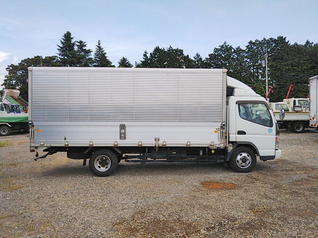 三菱ふそうキャンターアルミウイング小型（2t・3t）[写真07]