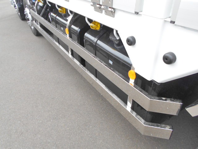 三菱ふそうスーパーグレートアルミブロック大型（10t）[写真15]