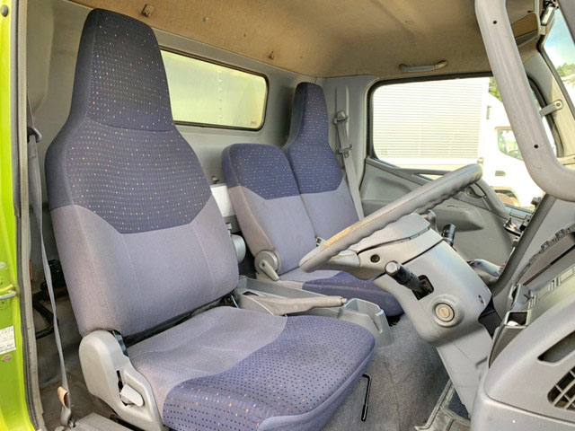 三菱ふそうキャンターアルミバン小型（2t・3t）[写真28]