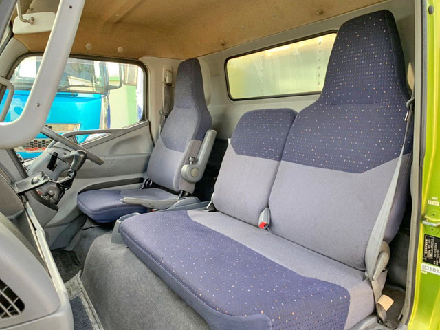 三菱ふそうキャンターアルミバン小型（2t・3t）[写真30]