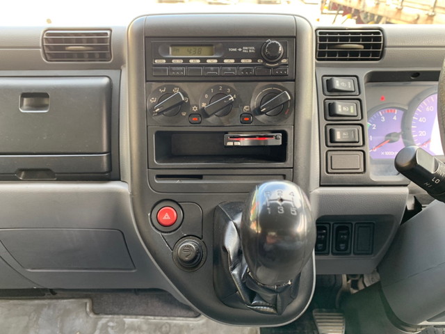 三菱ふそうキャンターアルミバン小型（2t・3t）[写真34]