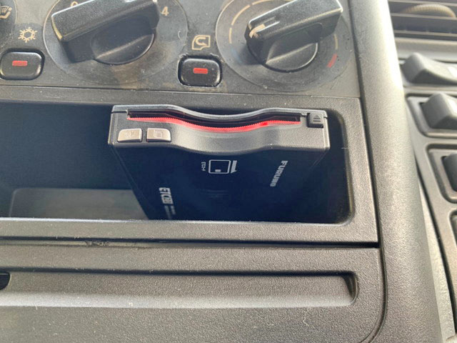 三菱ふそうキャンターアルミバン小型（2t・3t）[写真35]