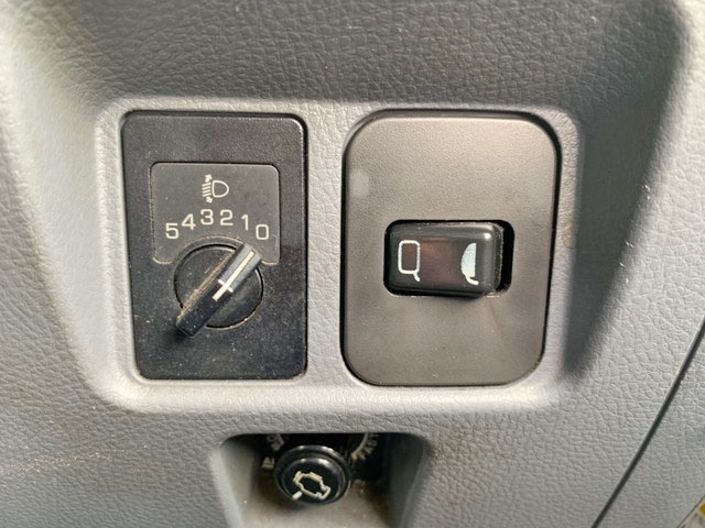 三菱ふそうキャンターアルミバン小型（2t・3t）[写真36]