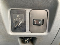 三菱ふそうキャンターアルミバン小型（2t・3t）[写真36]