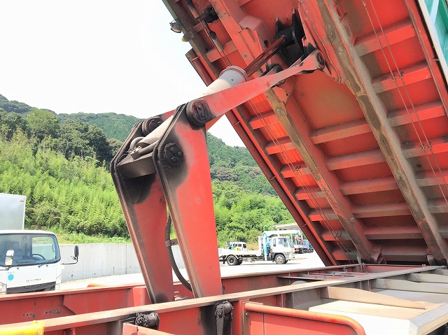 いすゞギガトレーラーヘッド（トラクターヘッド）大型（10t）[写真10]