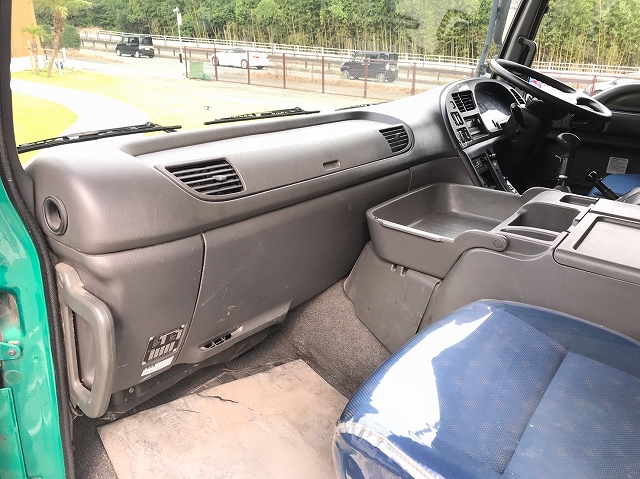 いすゞギガトレーラーヘッド（トラクターヘッド）大型（10t）[写真32]