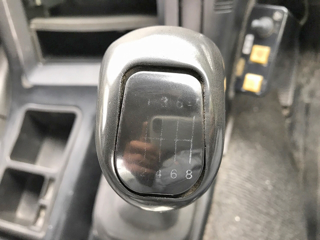 いすゞギガトレーラーヘッド（トラクターヘッド）大型（10t）[写真37]