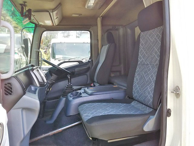 日野レンジャーアルミウイング中型（4t）[写真35]