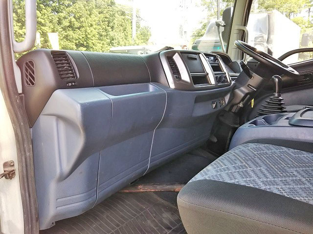 日野レンジャーアルミウイング中型（4t）[写真36]