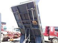 三菱ふそうキャンターダンプ小型（2t・3t）[写真19]