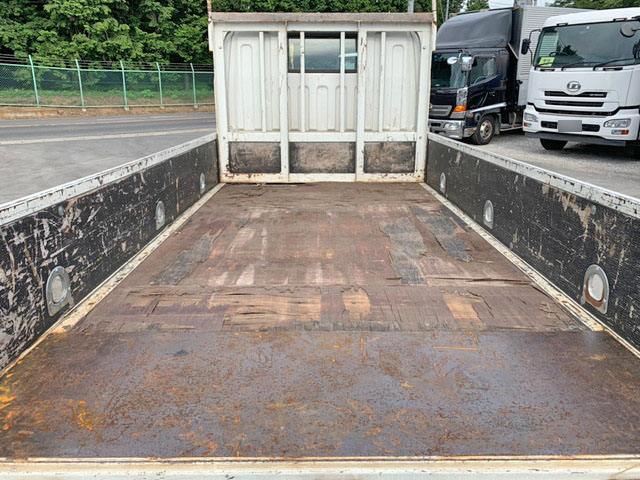 三菱ふそうキャンター平ボディ小型（2t・3t）[写真11]