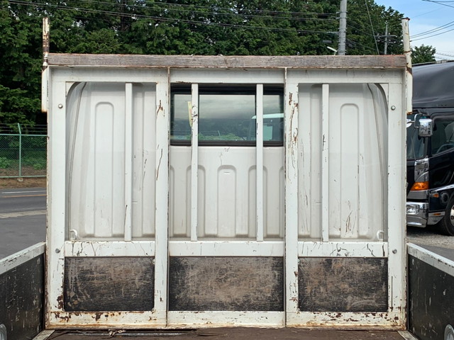 三菱ふそうキャンター平ボディ小型（2t・3t）[写真14]