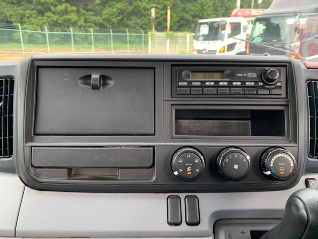 三菱ふそうキャンター平ボディ小型（2t・3t）[写真39]