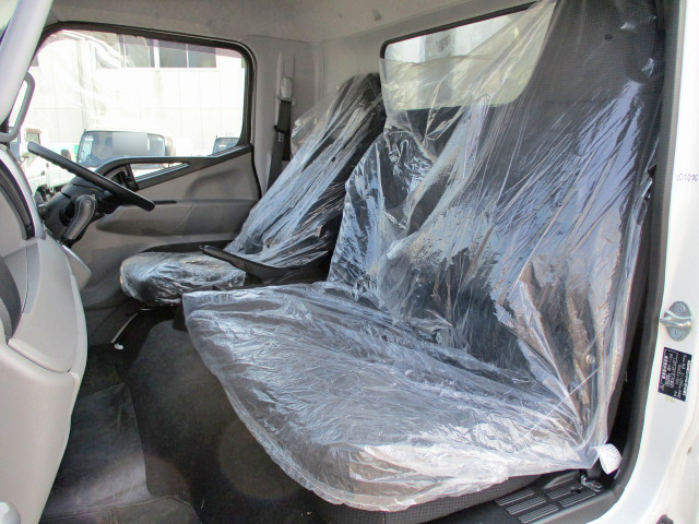 三菱ふそうキャンターアルミウイング小型（2t・3t）[写真21]