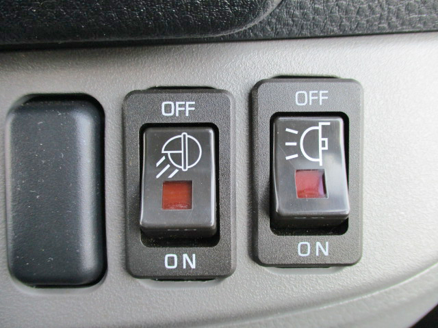 三菱ふそうキャンターアルミウイング小型（2t・3t）[写真27]