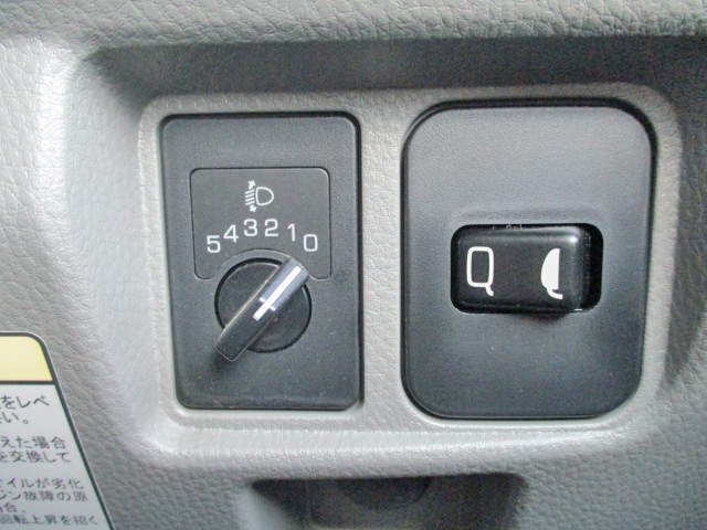 三菱ふそうキャンターアルミウイング小型（2t・3t）[写真28]