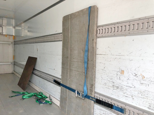 三菱ふそうファイター冷凍車（冷蔵車）中型（4t）[写真09]