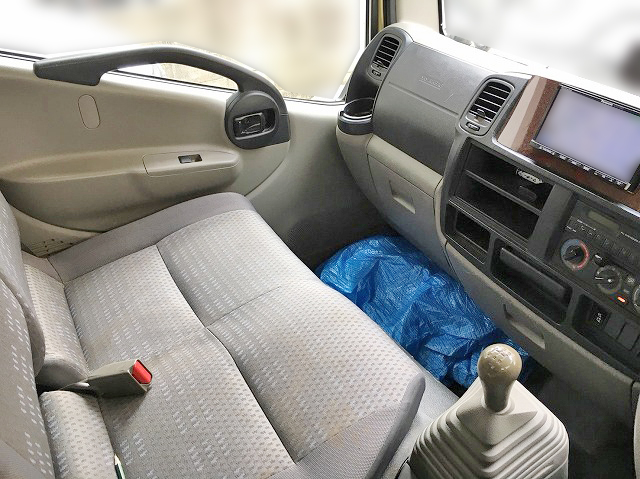 日産アトラス平ボディ小型（2t・3t）[写真15]