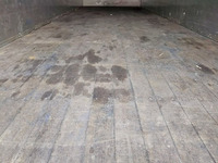 いすゞフォワードアルミウイング中型（4t）[写真14]