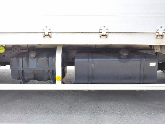 いすゞフォワードアルミウイング中型（4t）[写真18]