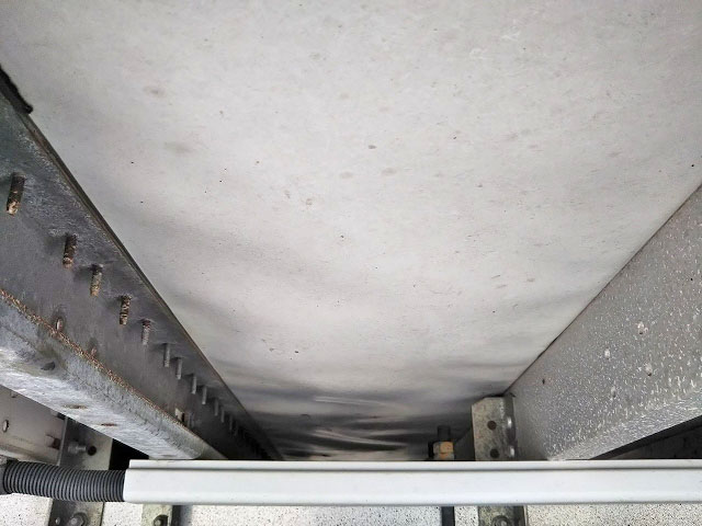 いすゞフォワードアルミウイング中型（4t）[写真22]