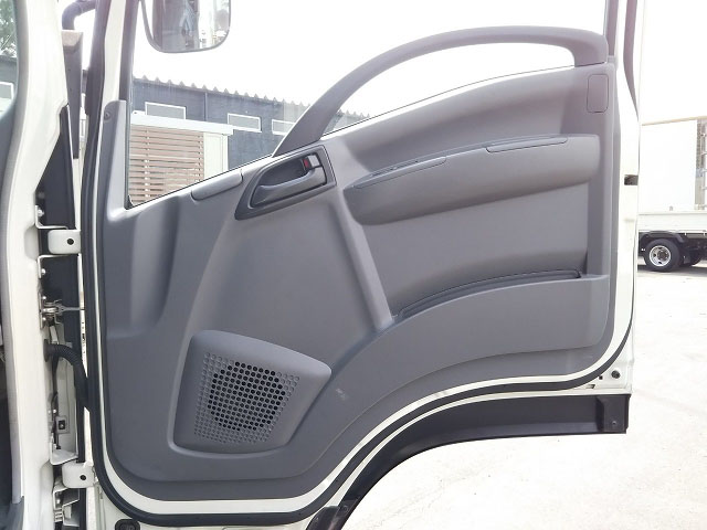 いすゞフォワードアルミウイング中型（4t）[写真29]