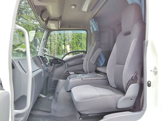 いすゞフォワードアルミウイング中型（4t）[写真30]