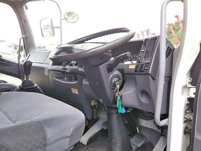 いすゞフォワードアルミウイング中型（4t）[写真35]