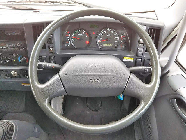 いすゞフォワードアルミウイング中型（4t）[写真38]