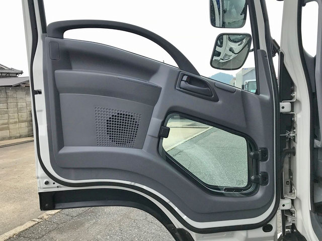 いすゞフォワードクレーン4段増トン（6t・8t）[写真31]