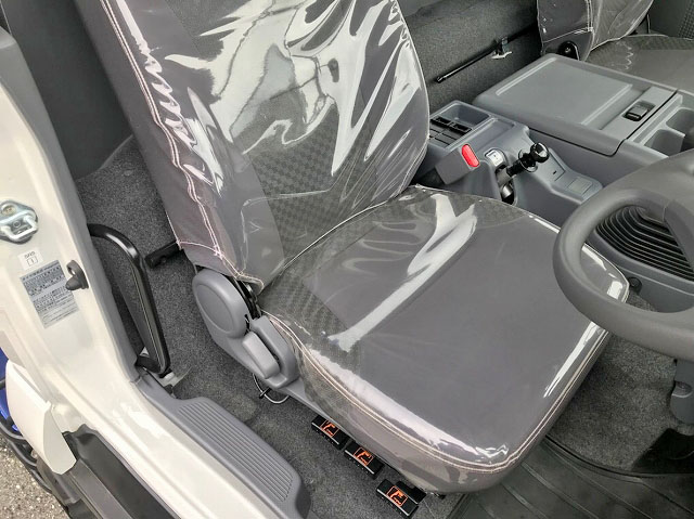 いすゞフォワードクレーン4段増トン（6t・8t）[写真34]