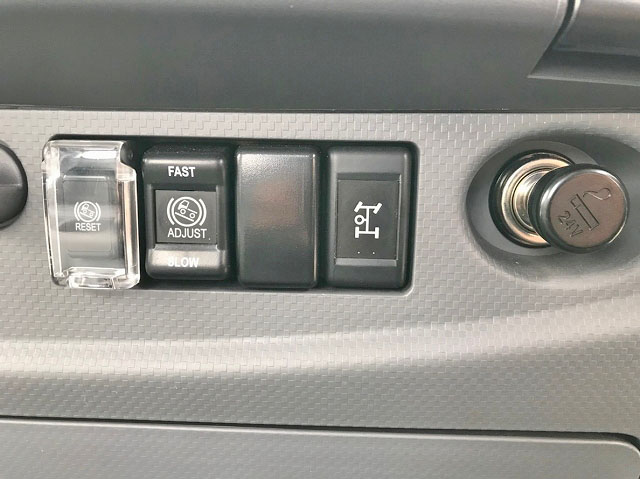 いすゞフォワードクレーン4段増トン（6t・8t）[写真37]