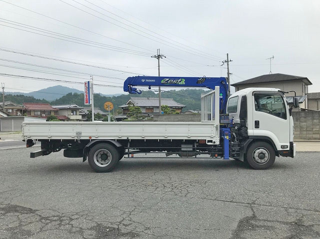 いすゞフォワードクレーン4段増トン（6t・8t）[写真07]