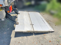 いすゞフォワード冷凍車（冷蔵車）中型（4t）[写真11]