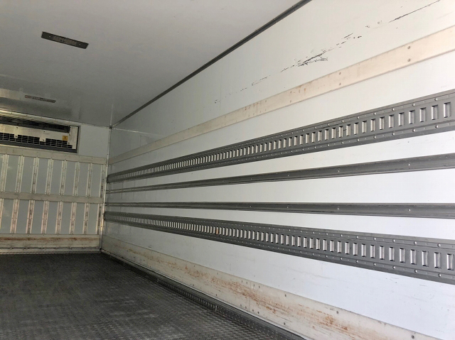 いすゞフォワード冷凍車（冷蔵車）中型（4t）[写真14]