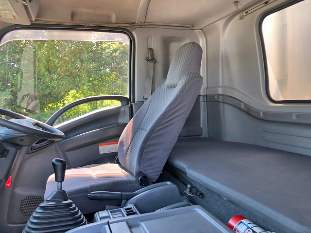 いすゞフォワード冷凍車（冷蔵車）中型（4t）[写真28]