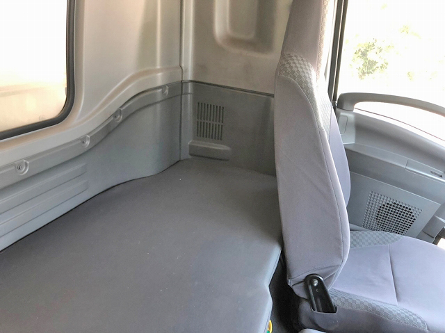 いすゞフォワード冷凍車（冷蔵車）中型（4t）[写真31]