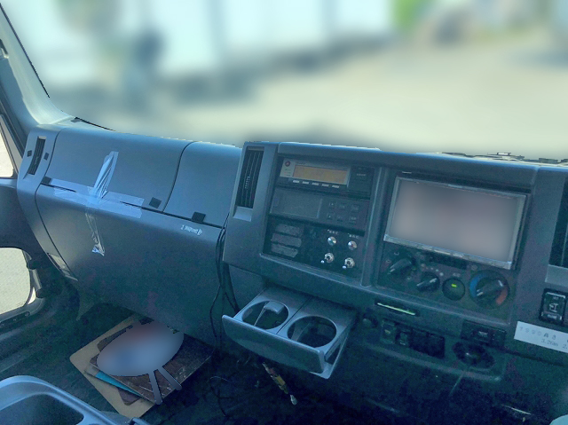 いすゞフォワード冷凍車（冷蔵車）中型（4t）[写真34]