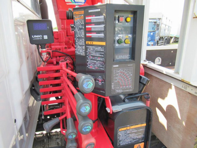 いすゞエルフダブルキャブ・クレーン付小型（2t・3t）[写真15]